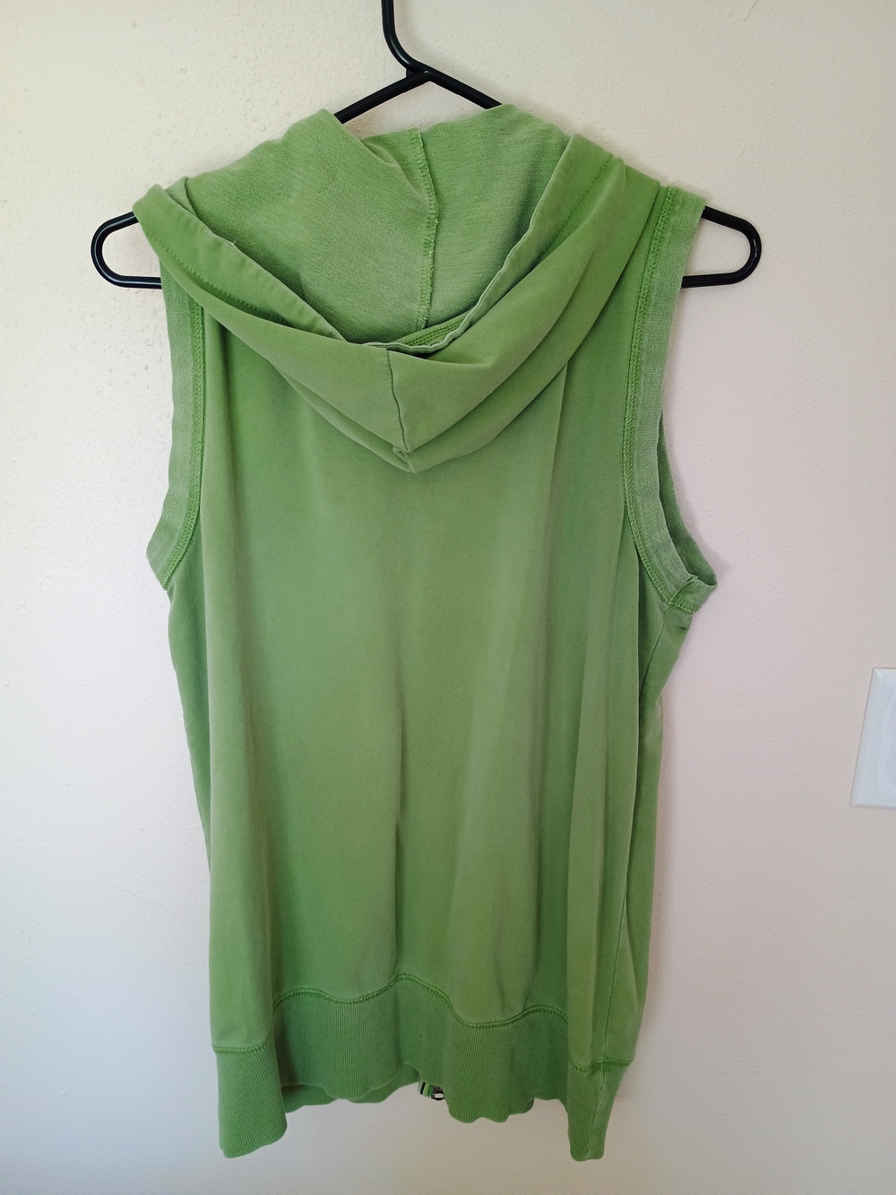 The Gap Sleeveless Zip Hoodie in Light Green - Picture 2 of 3